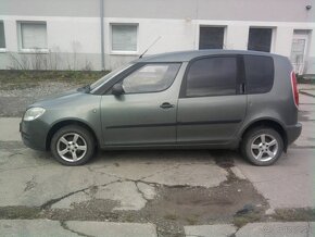 Rozpredam skoda roomster na diely - 2