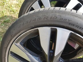 19 palcové kolesá, obuté Pirelli 245/45 R 19 - 2