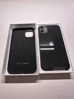 Apple iPhone 11 64GB - 2