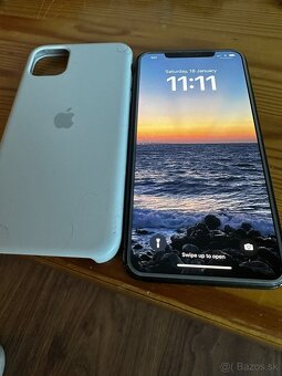 iPhone 11 Pro Max plus puzdro. - 2