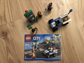 Lego CITY 60136 - Policajná naháňačka - bankomat - 2