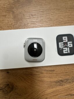 Apple Watch SE (2nd Gen) 44mm Silver - 2