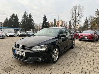 Volkswagen Jetta 2.0TDI Highline - 2