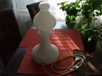 Predam retro lampu šachova figurka - 2