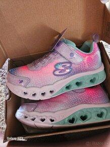 Skechers 32 nové - 2