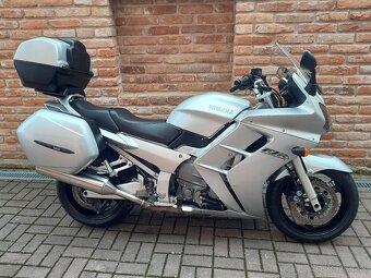 Yamaha FJR 1300 - 2