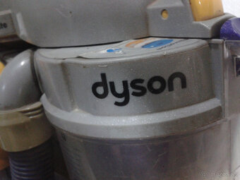 Vysávač Dyson - 2