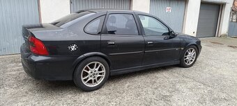 Opel Vectra B  Sport 2.2 DTI 92 kw 125 koní - 2