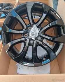 Originál alu Nissan juke r17 Roztec 5x114,3 černé - 2