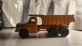 Tatra 148 s1 1:43 1 - 2