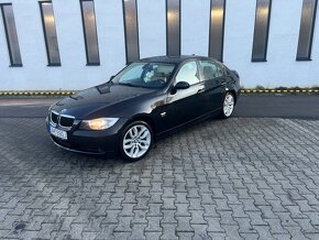 BMW E90 320i - 2