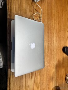 Apple Macbook Air 2017 13,3 - 2