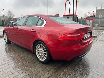 Jaguar XE 2.0 I4D Prestige AT - 2