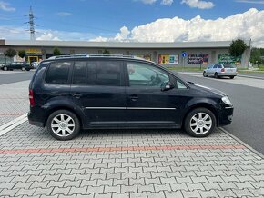 Volkswagen Touran 2.0 TDi 6 rychlostí digi klima - 2