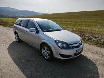 Opel Astra H combi 1,9 M6, keyless, Recaro - 2