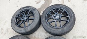 Alu Oxxo 5x114,3 a zimné Kumho Wintercraft 225/60 R17 - 2