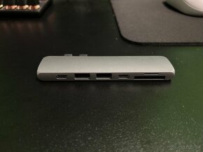 USB-C Pro Hub (2x USB, 2x USB-C, HDMI, SD & Micro SD) - 2