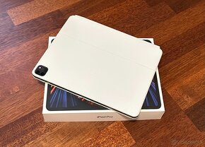 APPLE iPad Pro 12.9 512 GB. DARCEK-Kayboard case  - 2