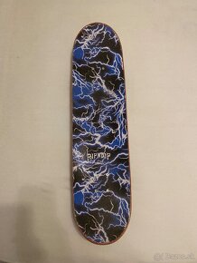 Ripndip skateboard - 2