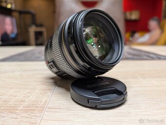 Canon 85mm 1.8 USM - 2