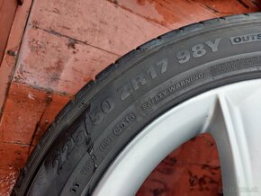 Audi 5x112 obuté 225/50 R17 - 2