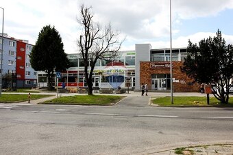 Obchodné priestory v centre mesta Šaľa - 2