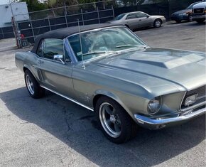 1967 Ford Mustang kabriolet V8 v perfektnom stave - 2