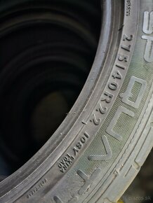 Pneu 275/40 R22 - 2