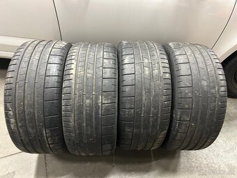 245/45 R19 - 2