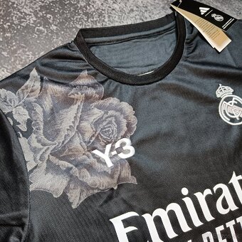 Real Madrid black rose edition jersey - 2