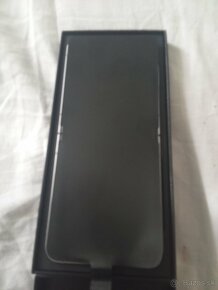 Samsung Galaxy Z Flip6 5G - 2