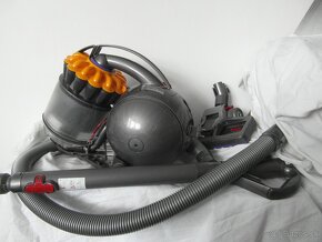 Dyson  DC 33C - 2