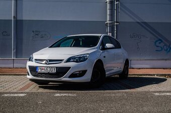 Opel Astra 1.6 CDTI Start/Stop Essentia/Selection - 2