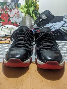 Jordan 11 Retro Low Bred - 2