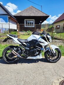 Suzuki GSR 750 - 2