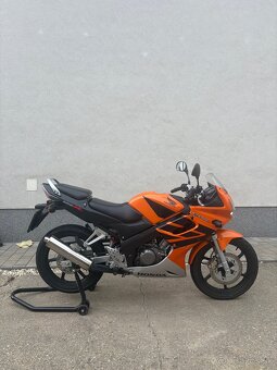 HONDA CBR125R 2006 - 2