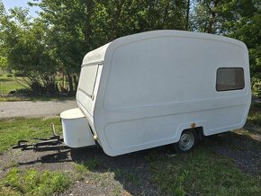 Karavan 1984 bez tp a ŠPZ - 2