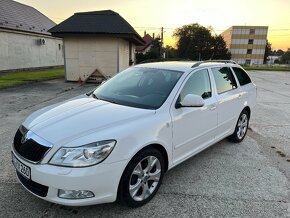 Skoda Octavia 2.0 TDI style edition r.v 2012 xenon nav - 2