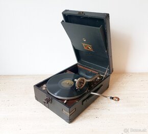 His Master’s Voice - starožitný gramofon na kliku ze 20. let - 2