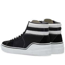 Givenchy sneakers 100% original. nove. - 2