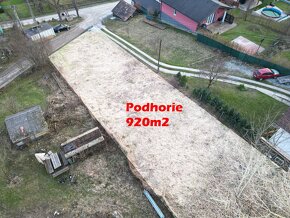 EXKLUZÍVNE Veľký stavebný pozemok 920 m2, pekná lokali - 2