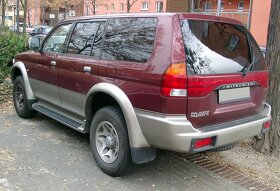 Zadne Sklo Pajero sport - 2