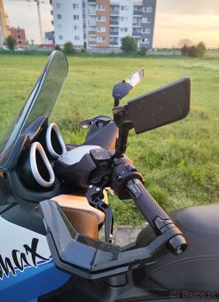 YAMAHA XMAX 250 - 2