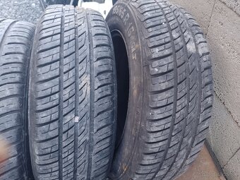 195/65 R15 - 2