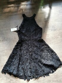 Čierne krásne šaty s čipkou č. 36 - 2