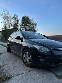 Rozpredam hyundai i 30 1.6 crdi 2011 - 2