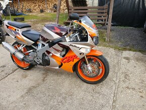 Honda CBR 900 RR - 2