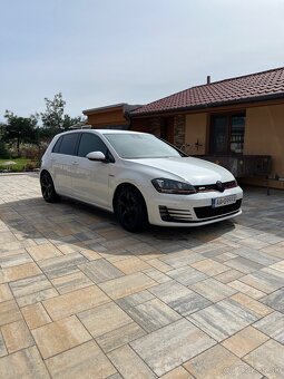 Volkswagen Golf 7 GTI 2.0 TSI DSG - 2