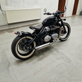 Triumph Bonneville Bobber - 2