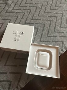 PREDÁM  APPLE AIRPODS 2019 S NABÍJACÍM PUZDROM - 2